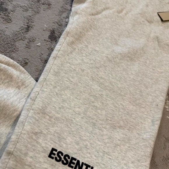 BRAND NEW Essentials Fear of God Cuffed Light Oatmeal Sweatpants (AUTHENTIC) - Picture 2 of 4